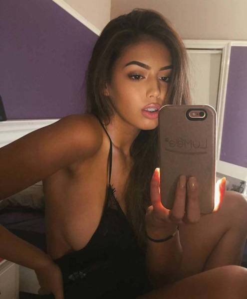 Bras? Who Needs Then Anyway?!