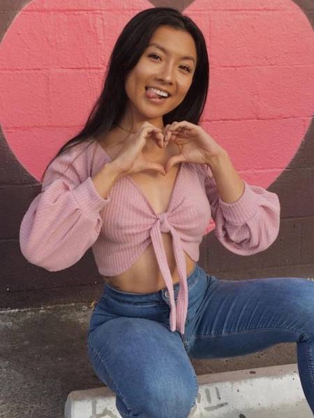 Bras? Who Needs Then Anyway?!