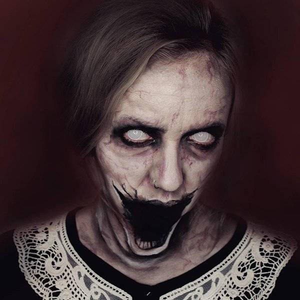 Julia Is Scarily Good With Halloween Makeup
