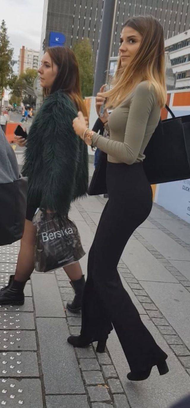 Beautiful And Sexy Girls Spotted In The Street