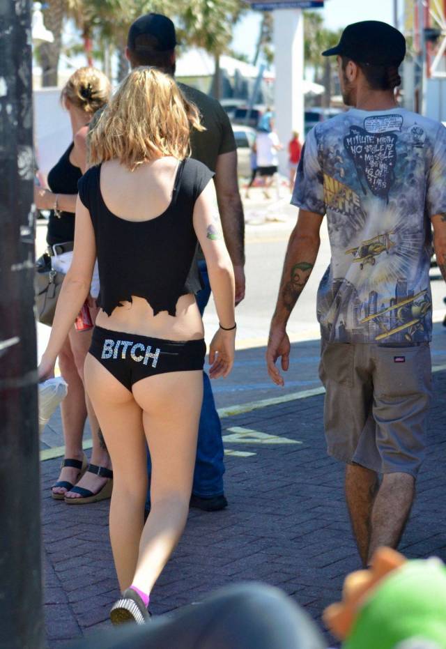 Beautiful And Sexy Girls Spotted In The Street