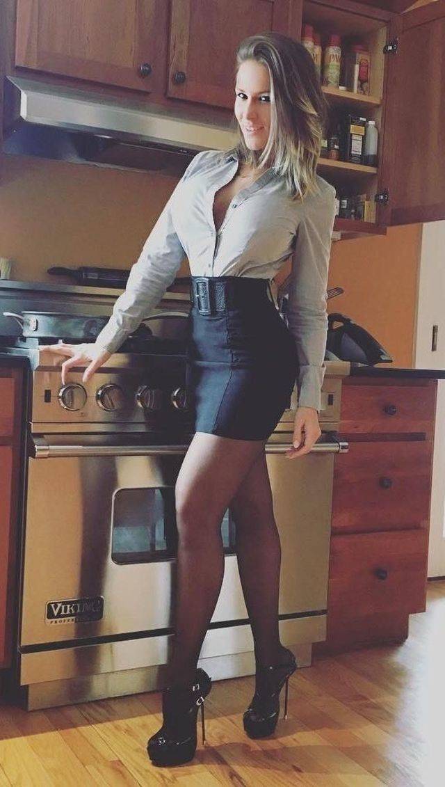 Lookout Boys…Here Come the Babes in Tight Dresses