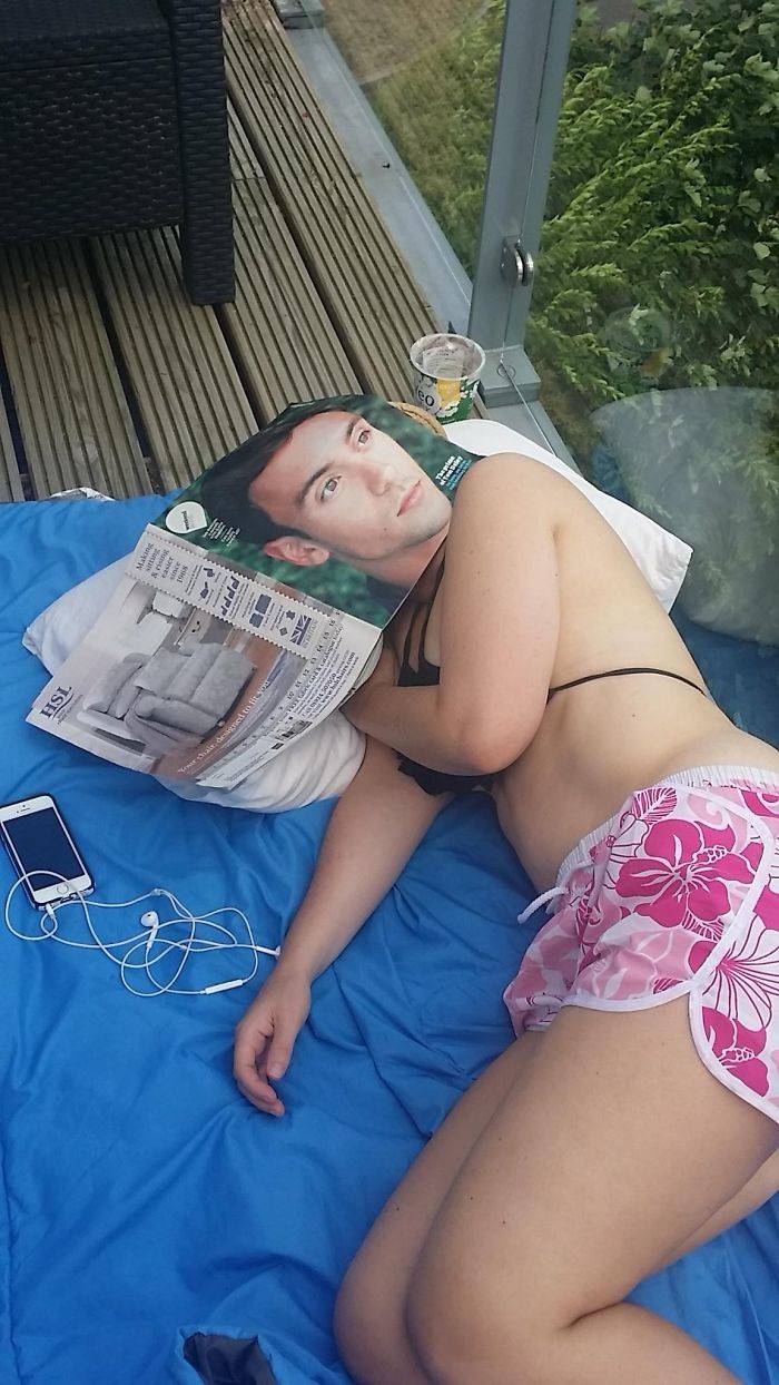 Hilarious Times People Were Caught Sleeping