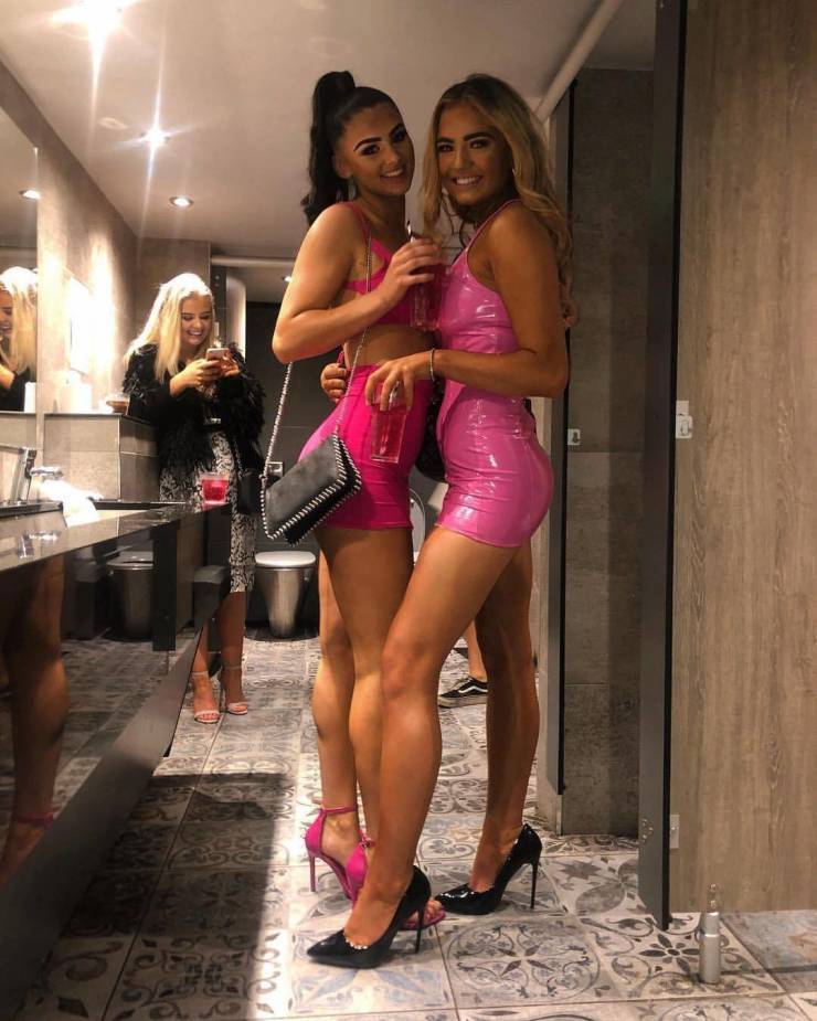 oh my those tight dresses 55 pics 12.html - 55 HD Photos | Premium Gallery 2019