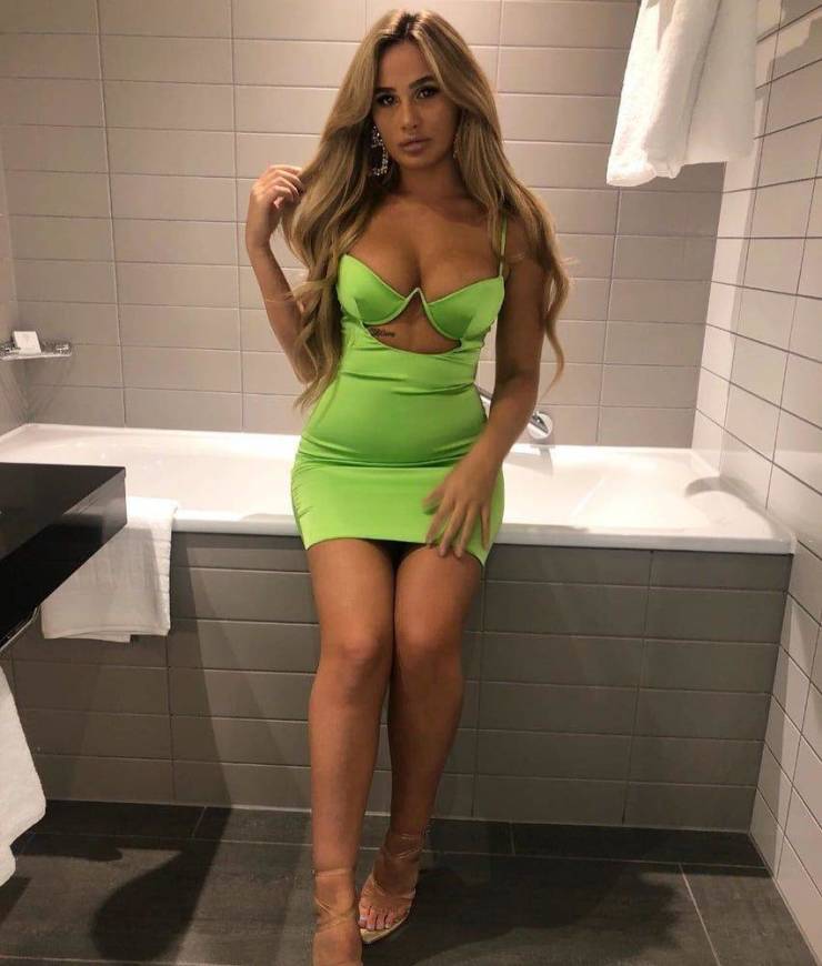oh my those tight dresses 56 pics 7.html - 56 HD Photos | Premium Gallery 2019