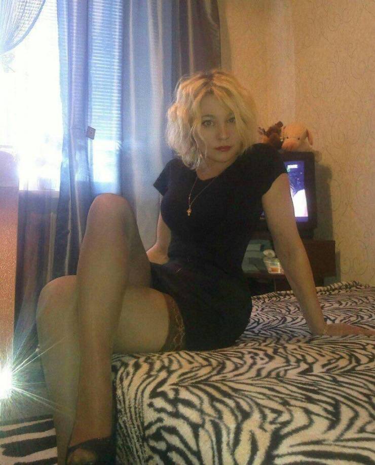 Hot Girls With Beautiful Long Legs