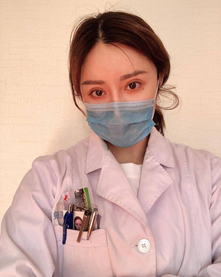 This Chinese Nurse Girl Is Also A Bodybuilder!