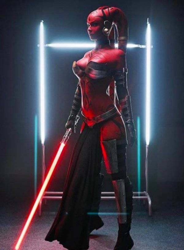 Jannet Knows A Thing Or Two About Cosplay
