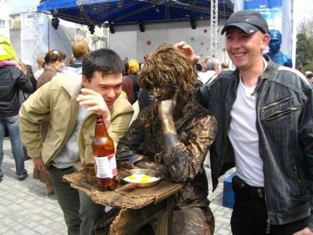 Living Statues Championship (30 pics)