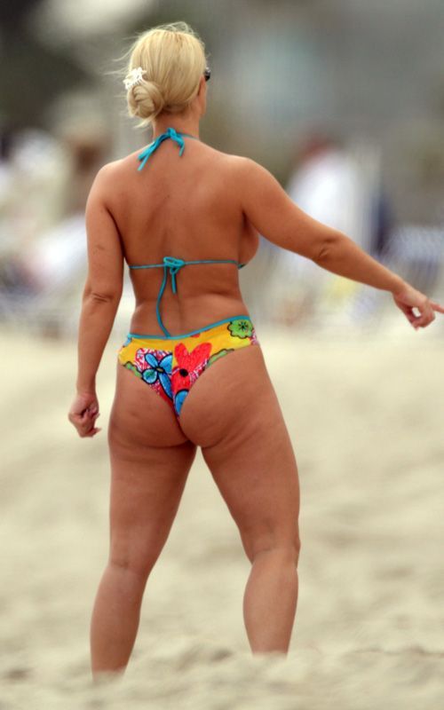 Coco in Bikini at the Beach (7 pics)