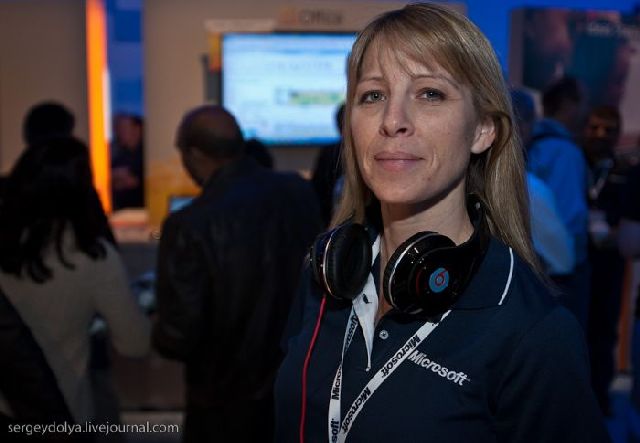 Girls from Las Vegas Consumer Electronic Show (42 pics)