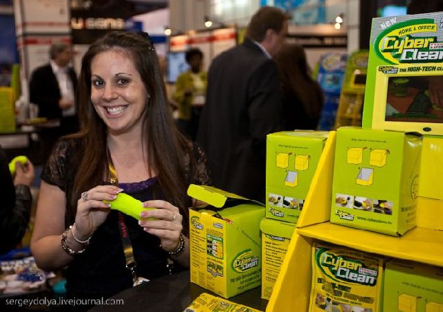 Girls from Las Vegas Consumer Electronic Show (42 pics)