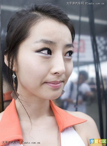 Amusing Model from One Motor Show (12 pics)