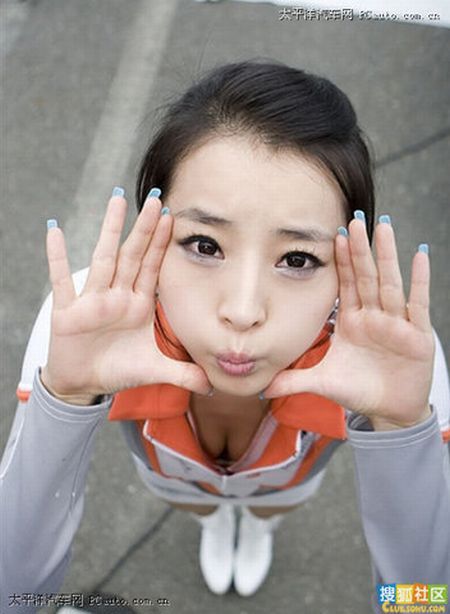 Amusing Model from One Motor Show (12 pics)