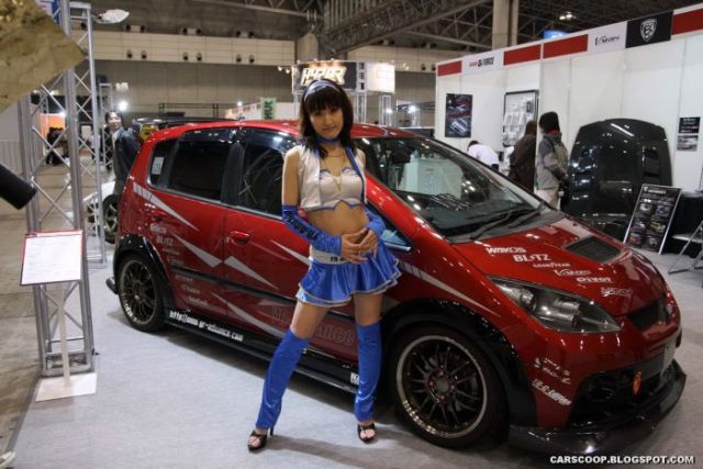 Girls at Tokyo Auto Salon 2010 (58 pics)
