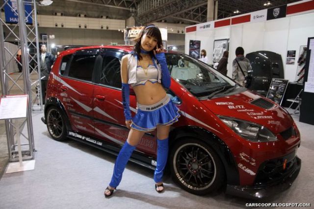Girls at Tokyo Auto Salon 2010 (58 pics)