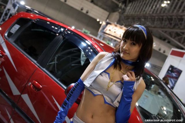 Girls at Tokyo Auto Salon 2010 (58 pics)
