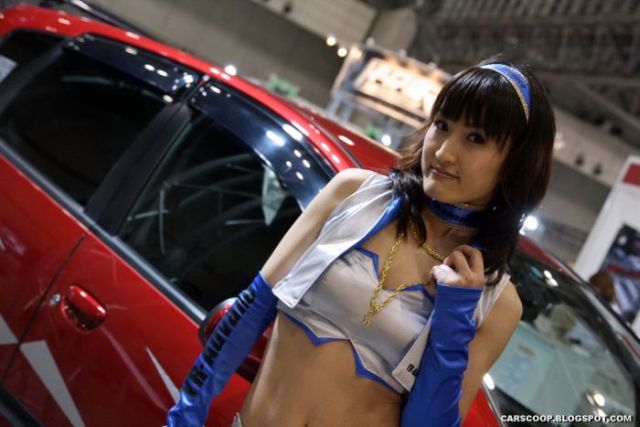 Girls at Tokyo Auto Salon 2010 (58 pics)