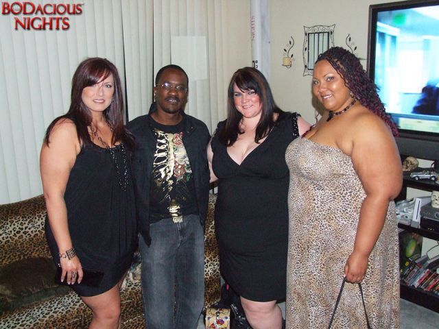 Night Clubs For Overweight People. Part 2 (47 pics)