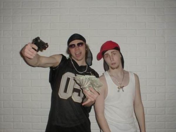 Internet Gangstas… (45 pics)