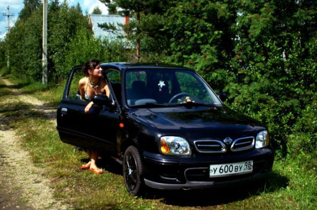 Russian Ladies and Cars (46 pics)