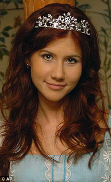 Modern Russian Spy Is a Femme Fatale (18 pics)