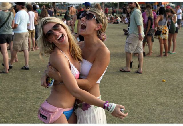 Summer Girls (79 pics)