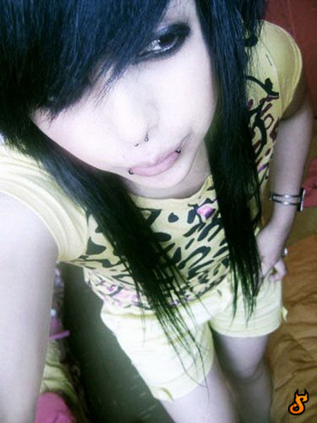 New Selection with Emo Girls (35 pics)