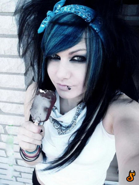 New Selection with Emo Girls (35 pics)