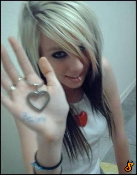 New Selection with Emo Girls (35 pics)
