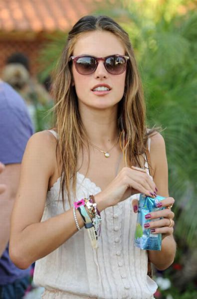 Coachella Music Festival: Half Naked Hot Young White Chicks Dancing