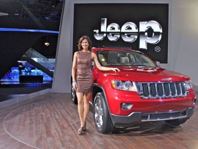 Detroit Auto Show Babes