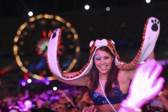 Cute Chicks from the Electric Daisy Carnival