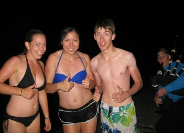 When Photos of Chicks In Bikinis Get Ruined