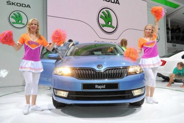 the lovely girls of the paris motor show 100 pics 27.html - 100 HD Photos | Premium Gallery 2012