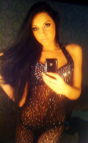 Angelina Jolie Lookalike Sizzles in Racy Photos