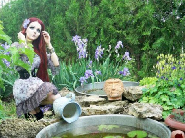 Creepy Girls Who Bring Dolls to Life!