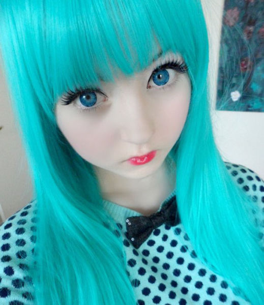 Creepy Girls Who Bring Dolls to Life!