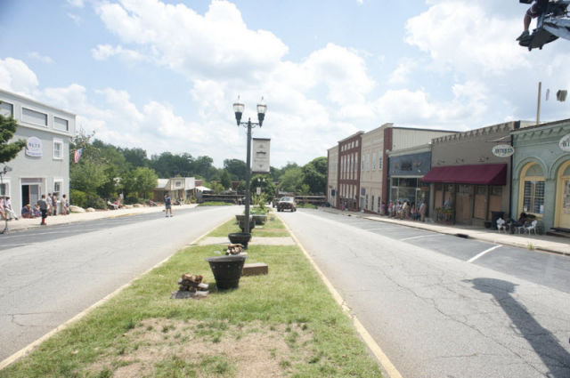 A Look Behind-the-scenes of “The Walking Dead”