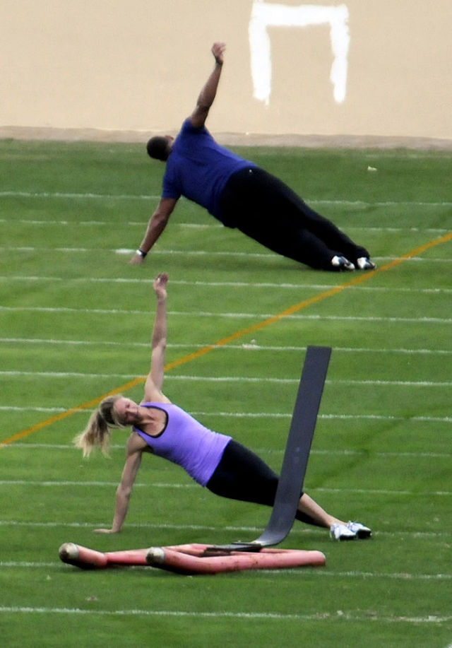 Sexy Celebs Work Out Too