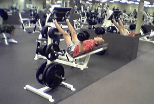 Hilarious Gym Moments Caught on Camera