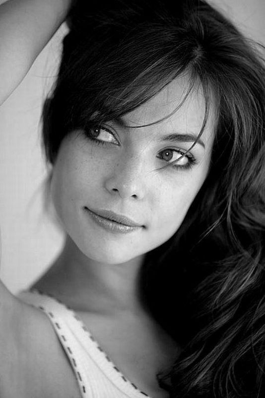 Beauty Is Epitomised in This Gallery of Girls