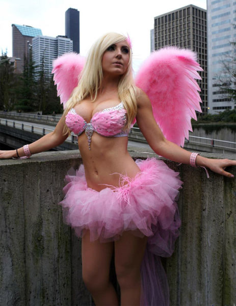 The Sexy Cosplay Girls of Every Nerd’s Fantasy