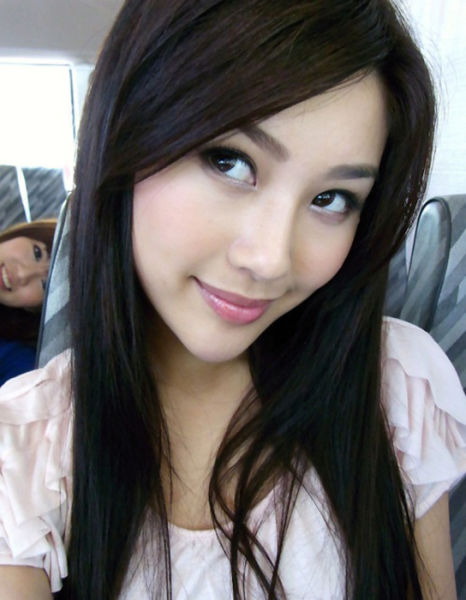 Asian Girls That Are Real Stunners