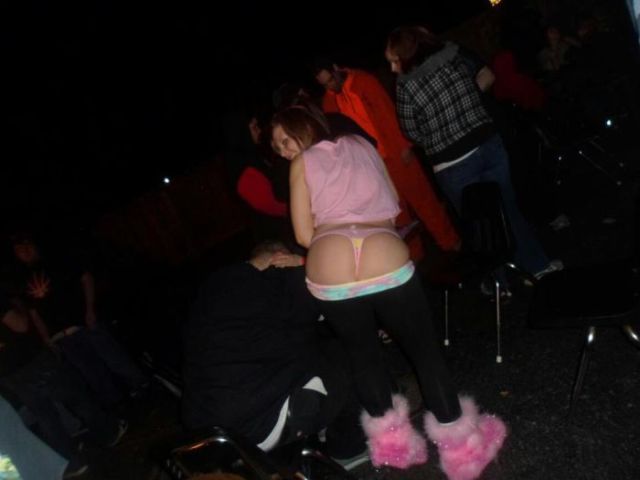 drunk people get treated to some butt action 33 pics 17.html - 33 HD Photos | Premium Gallery 2013