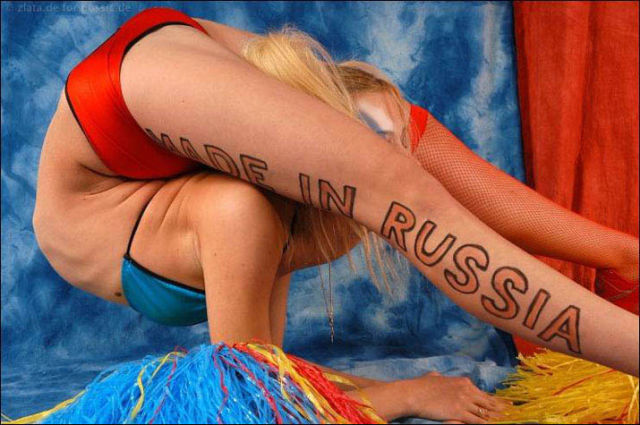 This Bendable Blonde Contortionist Is Sex on Legs