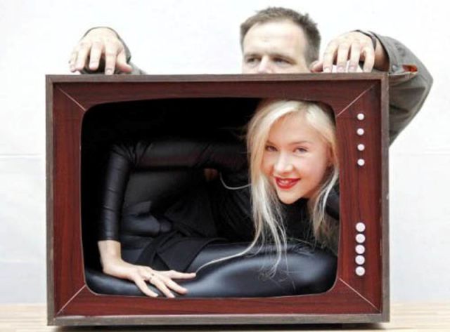 This Bendable Blonde Contortionist Is Sex on Legs