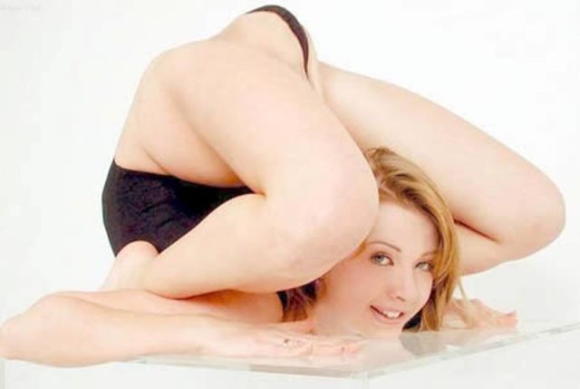 This Bendable Blonde Contortionist Is Sex on Legs