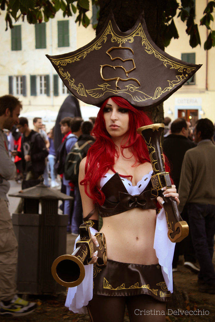 Gaming Characters Come to Life in Hot Cosplay