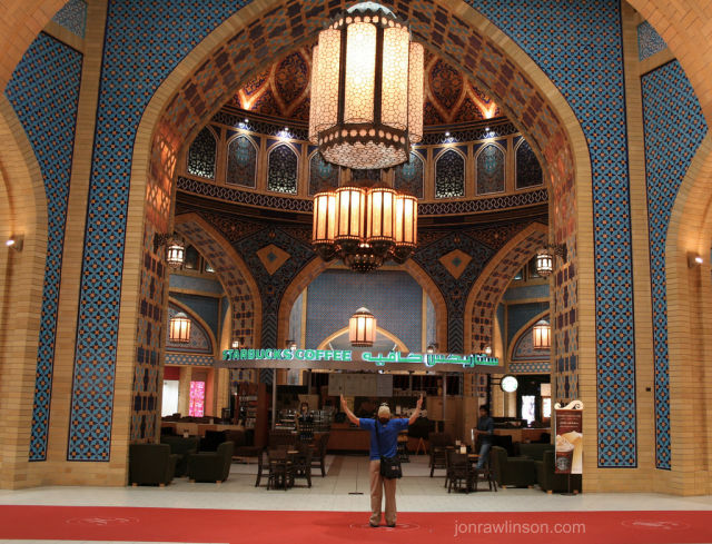 Bizarre and Beautiful Pics That Are Pretty Interesting